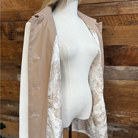 ✨GUESS White Trench Coat Jacket L | Belted Layered Hem | Contrast Trim | Lined - Picture 12 of 16